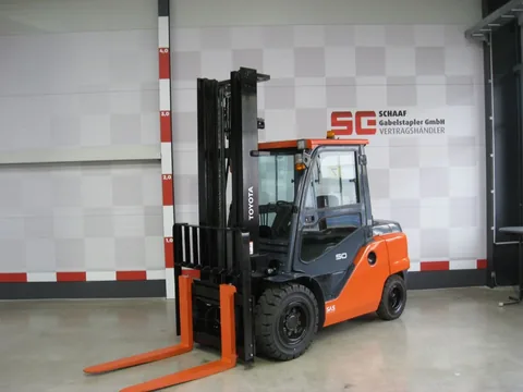 Toyota 40-8FD50N Dieselstapler, Baujahr 2016 – Schaaf-Gebrauchtgerät