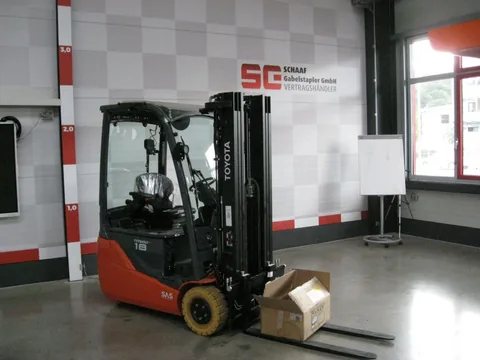 Toyota 8FBEK18T - II Elektro 3 Rad-Stapler, Baujahr 2023 – Schaaf-Gebrauchtgerät