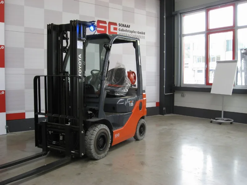 Toyota 02-8FGF18 - II Treibgasstapler, Baujahr 2023 – Schaaf-Gebrauchtgerät