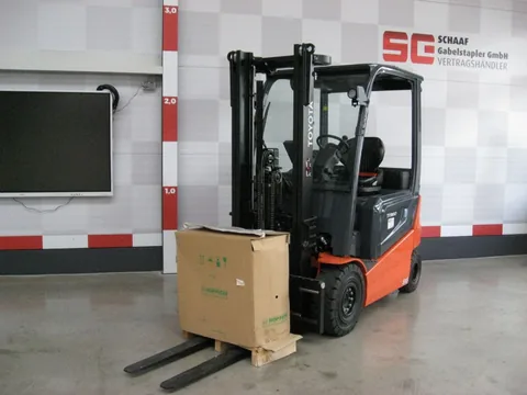 Toyota 9FBMK25T Elektro 4 Rad-Stapler, Baujahr 2023 – Schaaf-Gebrauchtgerät