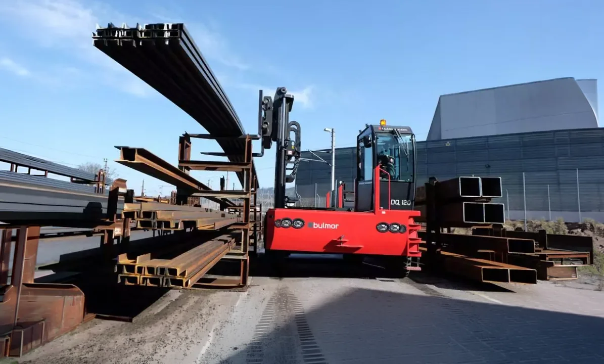 Bulmor Seitenstapler für Schwerlast-Handling mit Stahlträgern