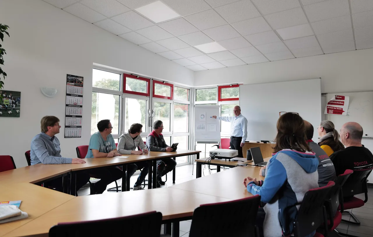 Theorieschulung im Schulungsraum von Schaaf Gabelstapler in Herborn-Seelbach
